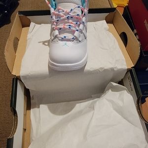 Jordan max aura size 6c